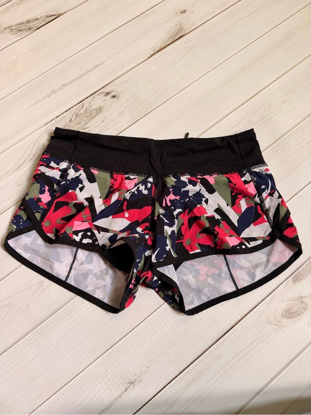 lululemon athletica Women's Multicolor Camo Athletic Shorts - Black Waistband